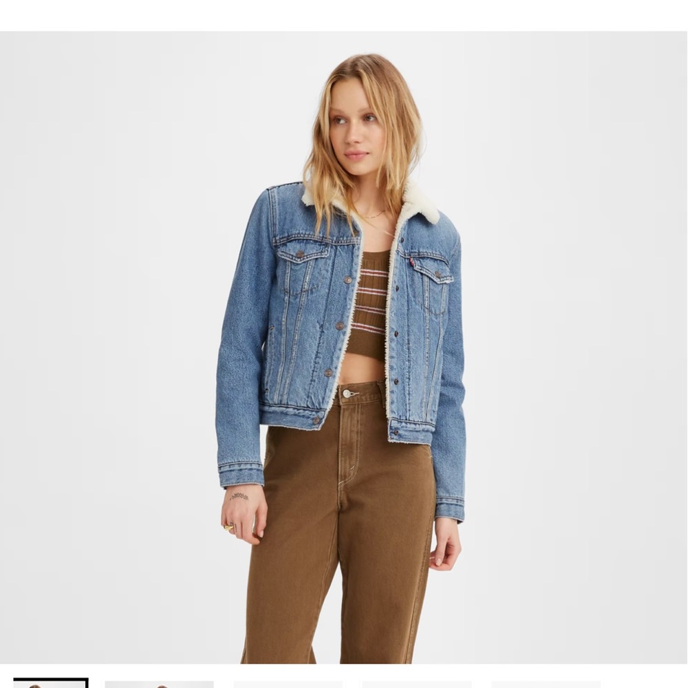 Levi's original Sherpa  trucker jacket size S so cute! New with tags